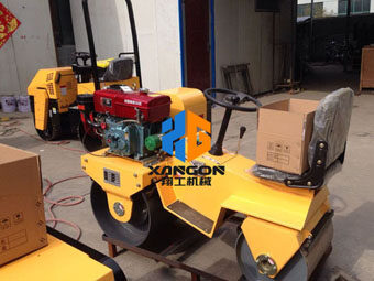 濰坊風箏節草坪壓平，客戶選擇了翔工小型壓路機